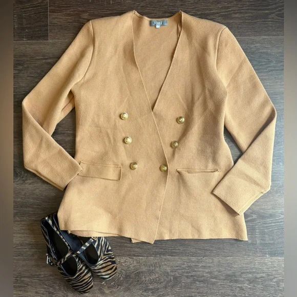 Chic Tan Double-Breasted Women's Sweater Blazer - Picture 2 of 5